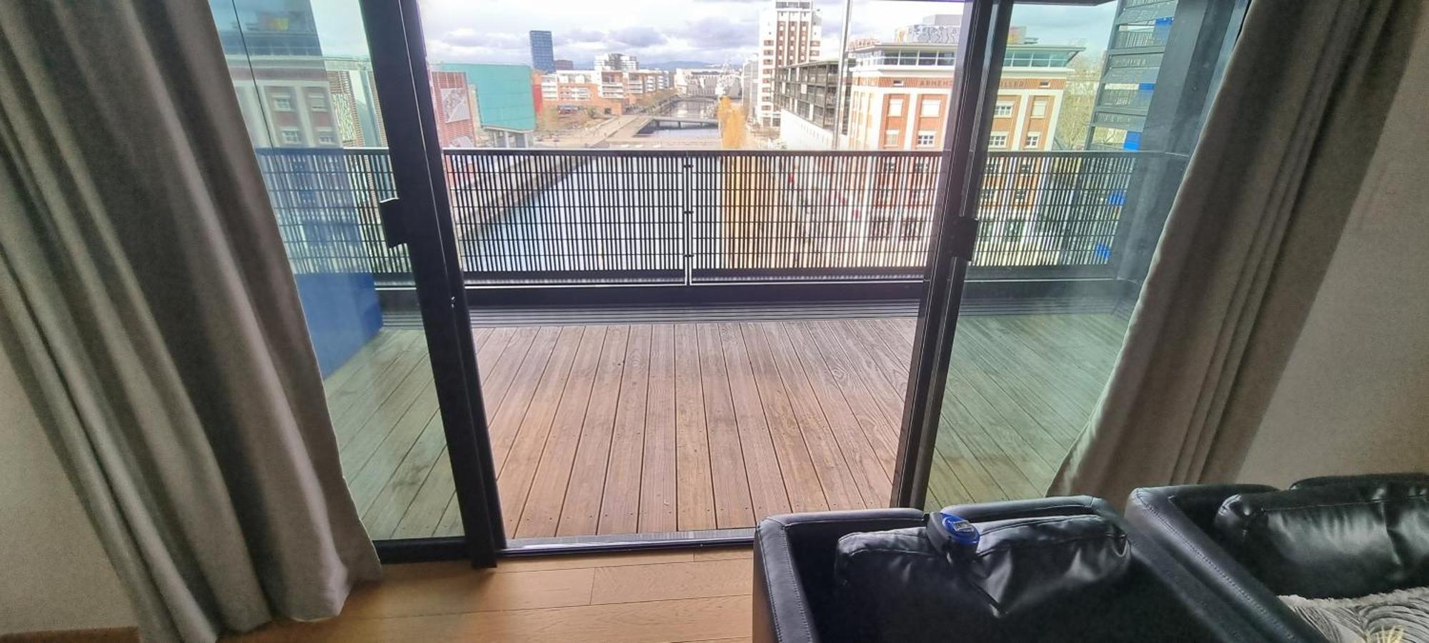 Bel Appartement Contemporain Avec Terrasse Climatisation Et Parking Payant En Option Strasbourg Exterior photo